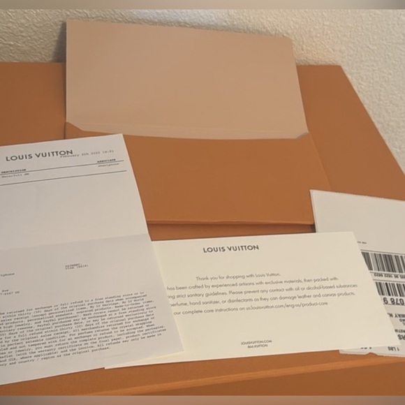 Louis Vuitton Neverfull MM - Picture 13 of 17